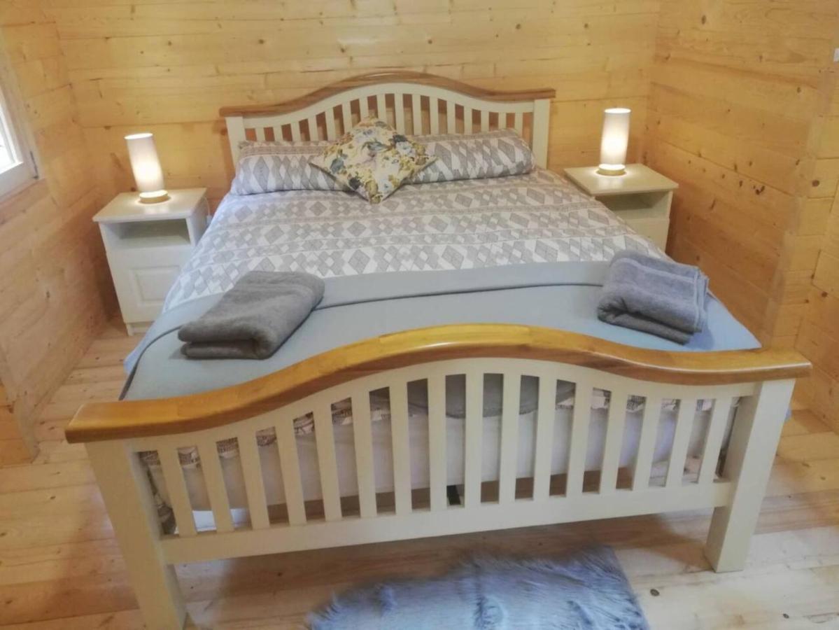 Stunning Log Cabin On The Lake Portroe Экстерьер фото